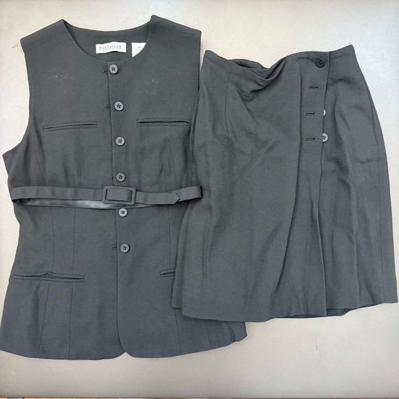 Ann Taylor Black Vest with Belt and Mini Skirt Set - Size 2P - Picture 1 of 5
